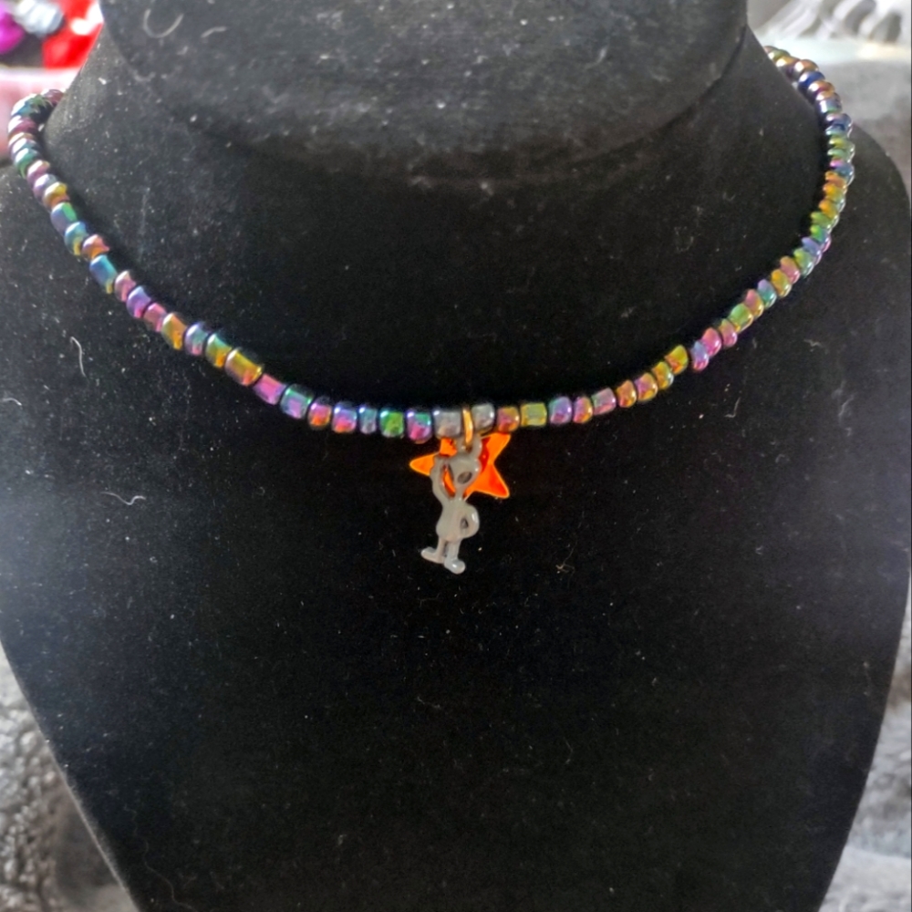 Women's choker